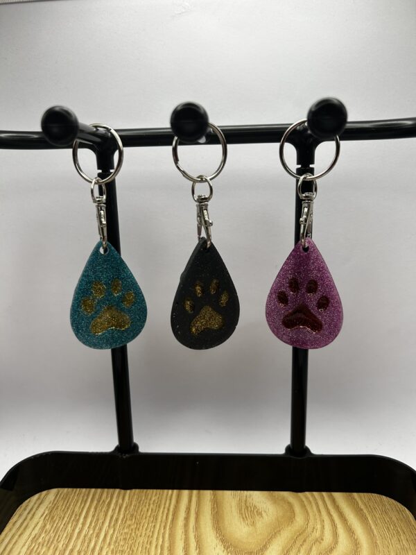 1pc Resin Paw Print Keyring - 2 colours